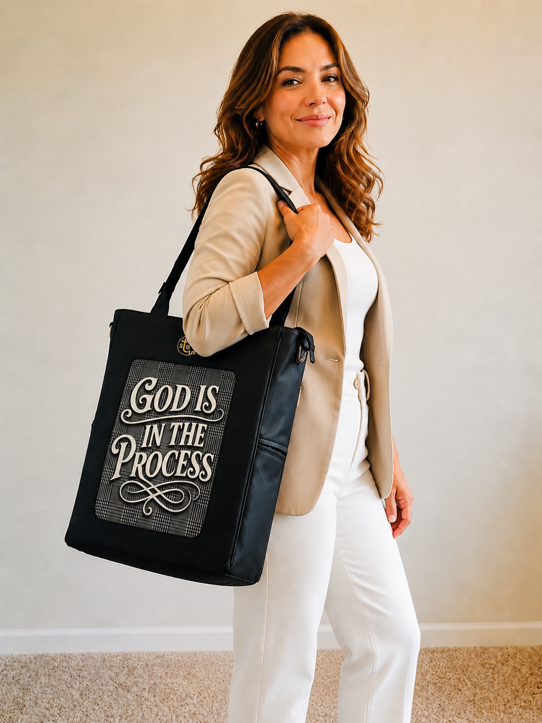 Customizable Status Bag – Interchangeable Inserts, One Bag Many Expressions
