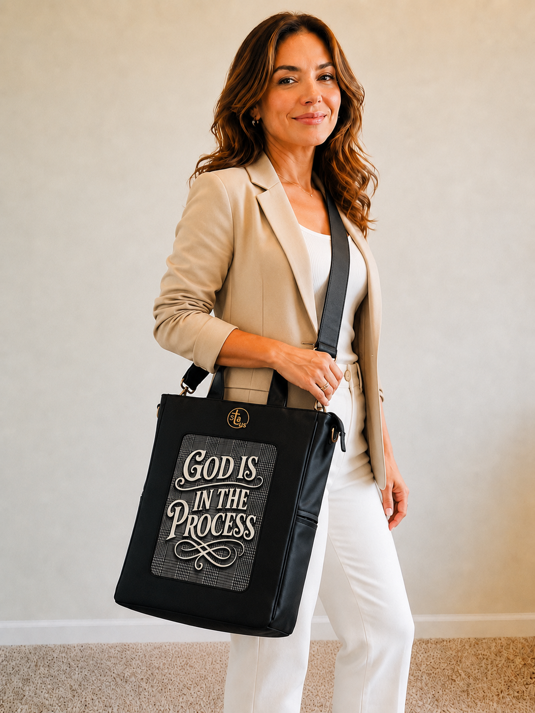 Customizable Status Bag – Interchangeable Inserts, One Bag Many Expressions
