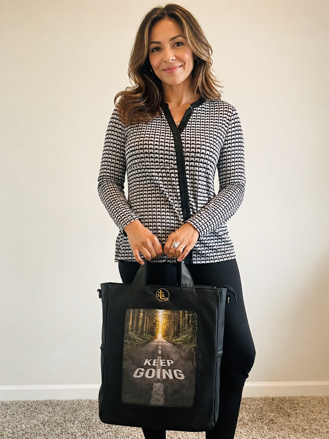 Customizable Status Bag – Interchangeable Inserts, One Bag Many Expressions
