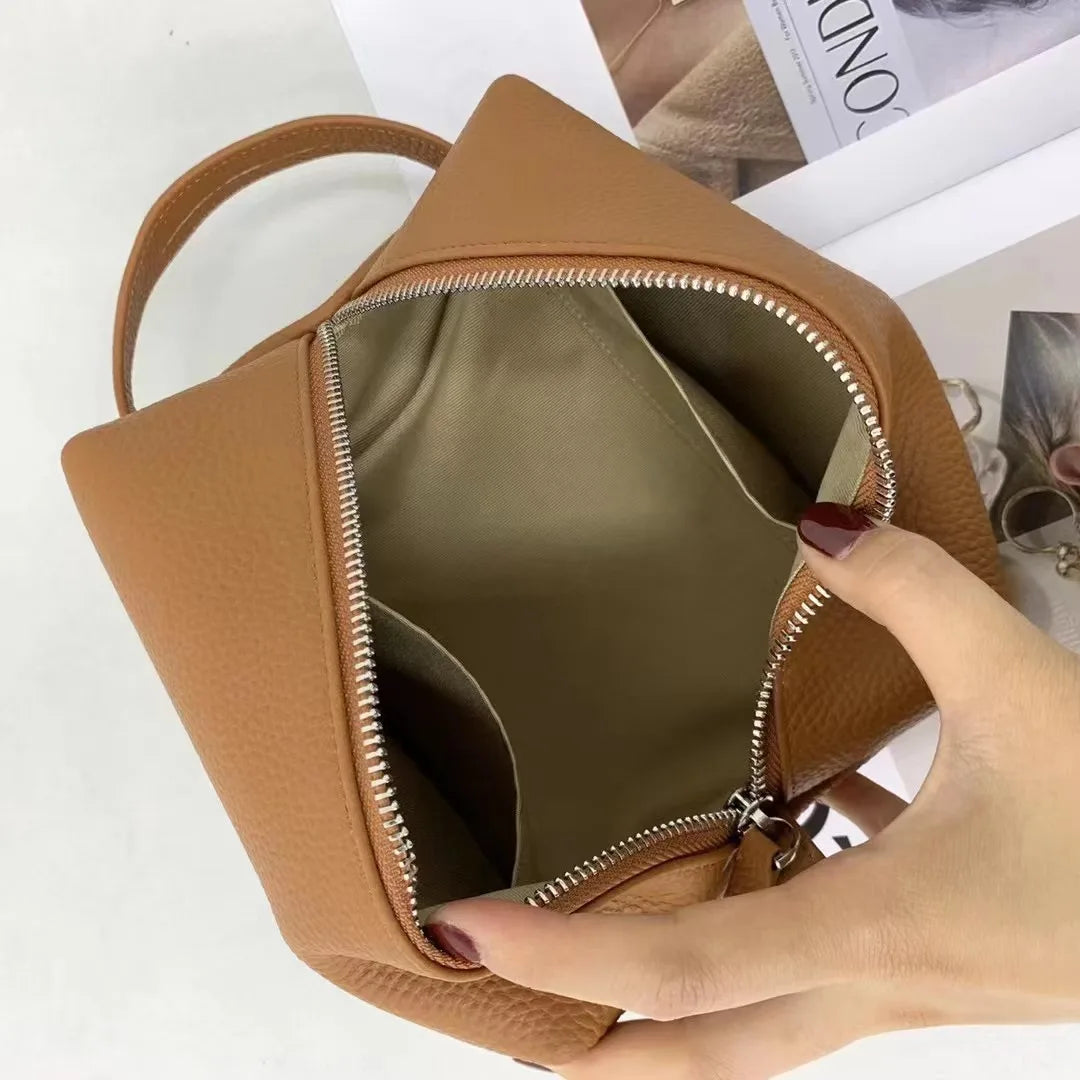 Minimalist Genuine Leather Makeup Pouch – Elegant Travel Organizer | Status Bags