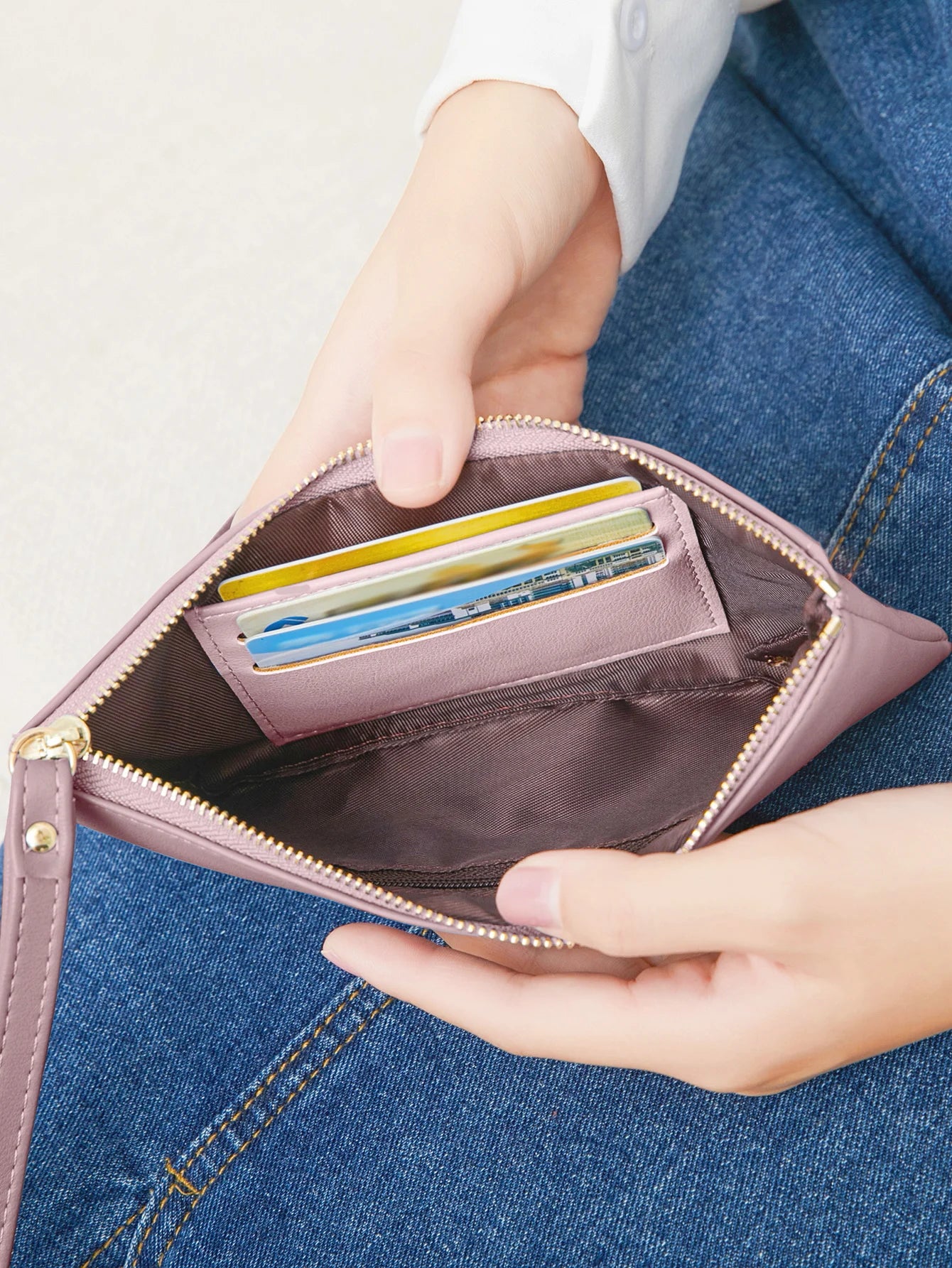 Customizable Ultra-Thin Long Wallet for Women – Minimalist Zip Wallet | Status Bags